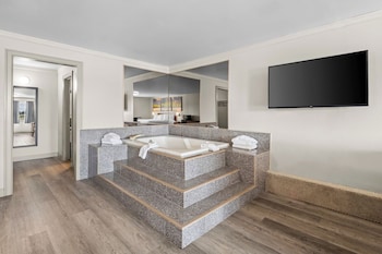 Studio Suite, 1 King Bed, Non Smoking
