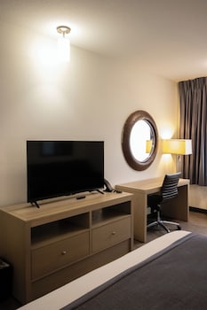 Basic Room, 2 Queen Beds, Non Smoking
