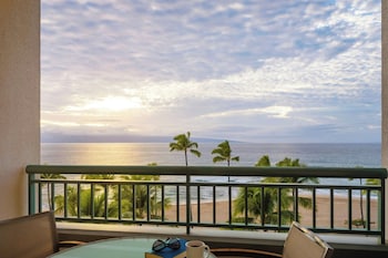 Room, 1 King Bed with Sofa bed, Balcony (Oceanfront)