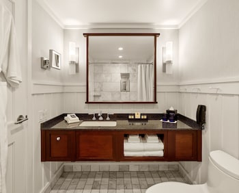 Suite, 2 Double Beds (Fellows Suite / Rollaway on request)