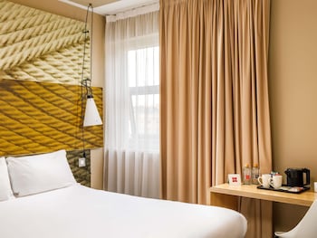 Family Room (Sweet Room by Ibis)