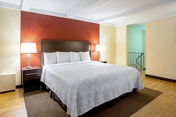 Superior Room, 1 King Bed, Jetted Tub (Loft, Smoke Free)