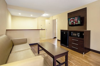 Suite, 1 King Bed with Sofa bed (2 Room, Smoke Free)