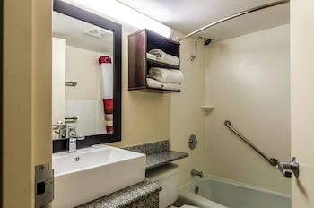 Suite, 1 King Bed with Sofa bed (Smoke Free)