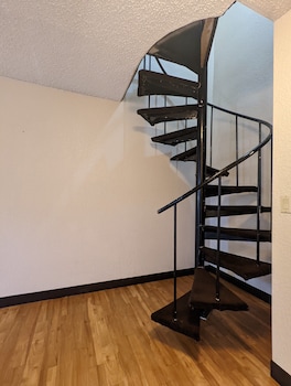 Superior Room, 1 King Bed, Jetted Tub (Loft, Smoke Free)