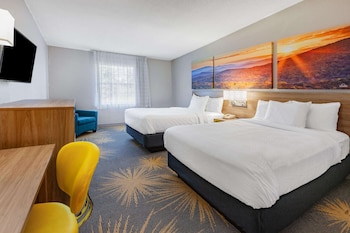Standard Room, 2 Double Beds, Non Smoking