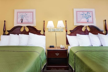 Standard Room, 2 Queen Beds, Smoking