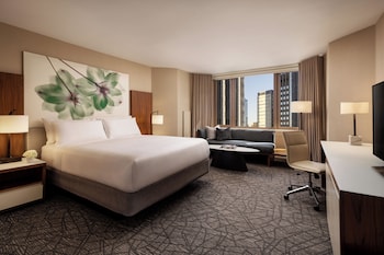 Deluxe Room, 1 King Bed, City View (Hearing Accessible)