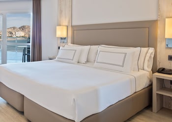 The Level Melia Room with Pool Access Adults Only