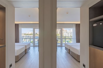 Communicated Room (3+2)