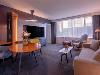 Suite, 1 King Bed (Prestige)