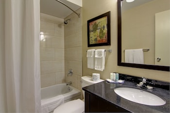Room, 2 Queen Beds, Ground Floor