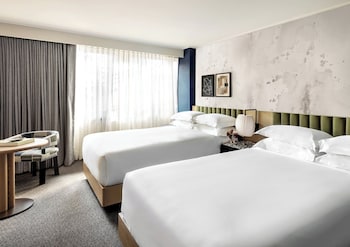 Room, 2 Queen Beds (Essential)