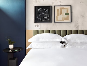 Room, 1 King Bed (Essential)