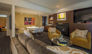Suite (9 -Gallery Suite)