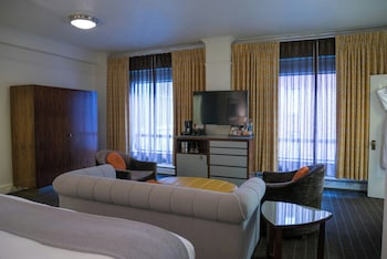 Junior Suite, Multiple Beds