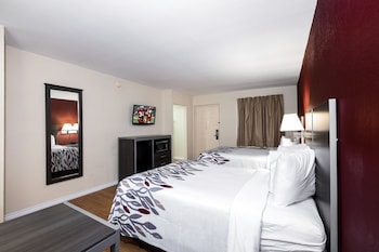 Deluxe Room, 2 Double Beds, Smoking