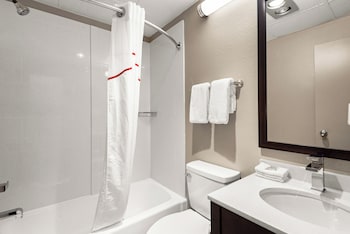 Superior Room, 1 King Bed, Non Smoking, Kitchenette