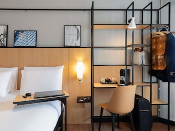 Comfort Room, 1 Double Bed (Eiffel Tower View)