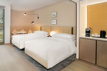 Club Room, 2 Twin Beds, Resort View