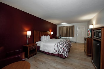 Superior Room, 1 King Bed, Non Smoking (First Floor)