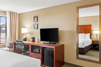 Standard Room, 1 King Bed, Accessible, Non Smoking