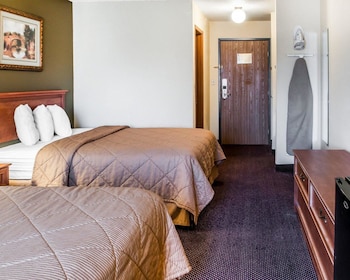 Standard Room, 2 Queen Beds, Non Smoking