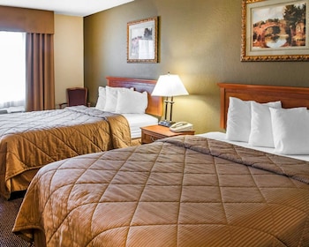 Standard Room, 2 Queen Beds, Non Smoking