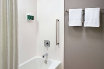 Room, 1 King Bed (Mobility Accessible, Tub)