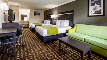 Standard Room, 2 Queen Beds, Non Smoking, Microwave