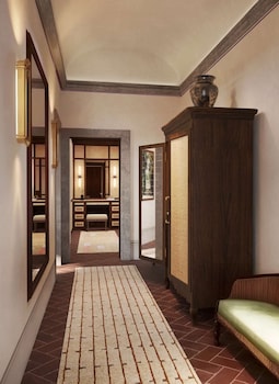 Suite (Monastery)