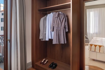 Lagoon View Suite