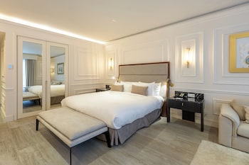 Grand Class Premium