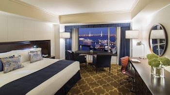 Premium Room, 1 King Bed, Club Lounge Access, Harbor View