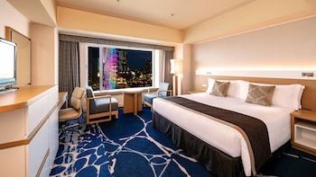 Classic Room, 1 King Bed, City View
