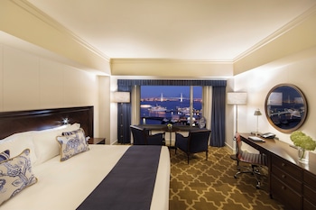 Premium Room, 1 King Bed, Club Lounge Access, Harbor View