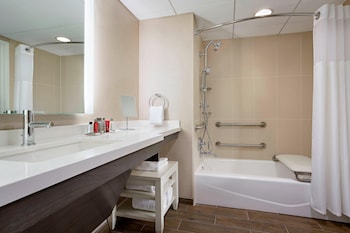 Room, 2 Double Beds (Hearing Accessible)