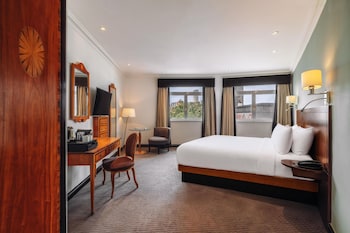 Premium Room (Square View)