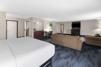 Suite, 1 King Bed, Non Smoking