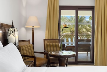 Deluxe Room, 1 King Bed