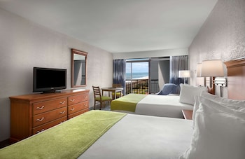 Standard Room, 2 Queen Beds, Balcony, Partial Ocean View