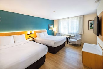 Room, 2 Queen Beds, Non Smoking (Upper Floor)