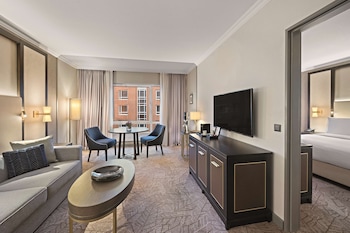 Junior Suite, 1 King Bed