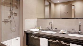 Standard Room, 1 King Bed (New Years Eve)