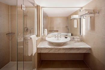 Executive Grand, Club lounge access, Junior Suite, 1 King, Haeundae Beach view