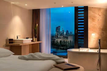 Suite, 1 Bedroom, City View