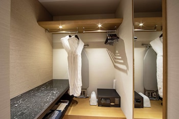 King Executive Suite