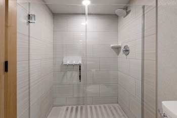 Standard Suite, 2 Queen Beds
