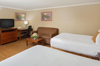Standard Room, 2 Queen Beds, Non Smoking, Refrigerator & Microwave (Larger Room;with Sofabed)