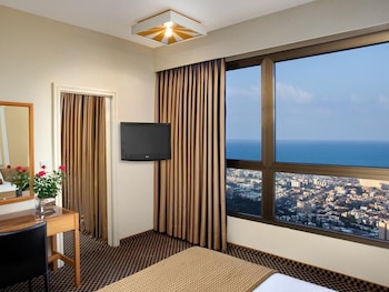 Superior Triple Carmel View